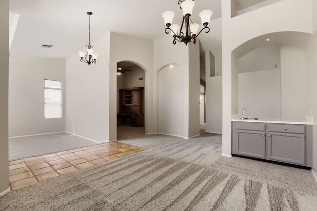 Foto del edificio - 6126 E Kelton Ln