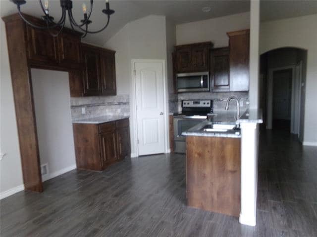 Building Photo - 811 Acadia Ct