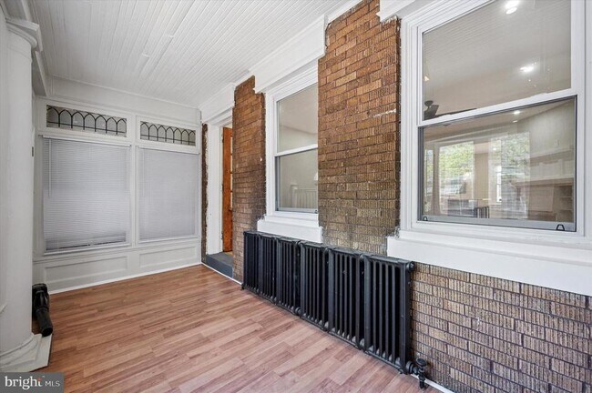 Building Photo - 928 S 50th St