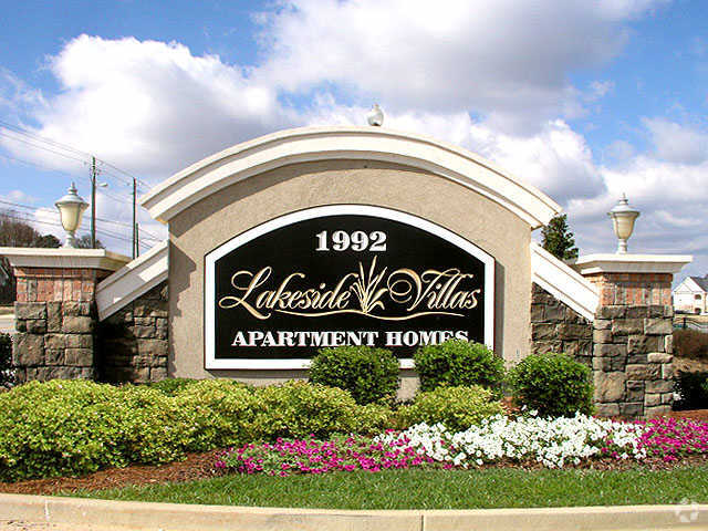Lakeside Villas Apartments