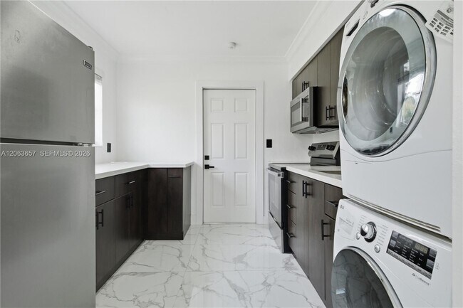 Foto del edificio - 6053 SW 63rd Terrace