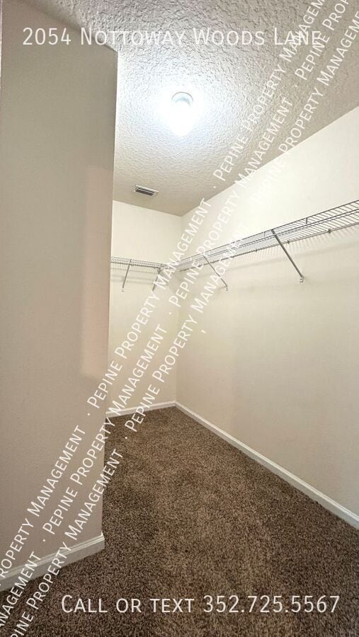 Foto del edificio - 2054 Nottoway Woods Ln