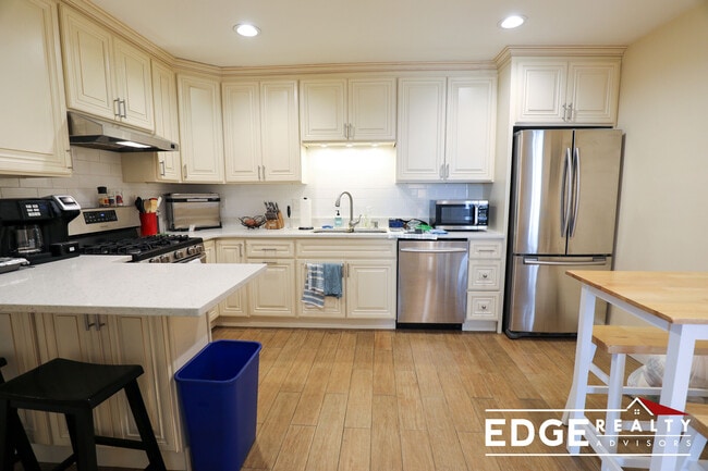 Photo - 1526 Commonwealth Ave Apartment