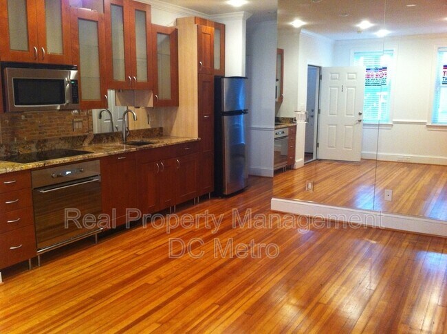 Foto del edificio - 2131 Newport Pl NW