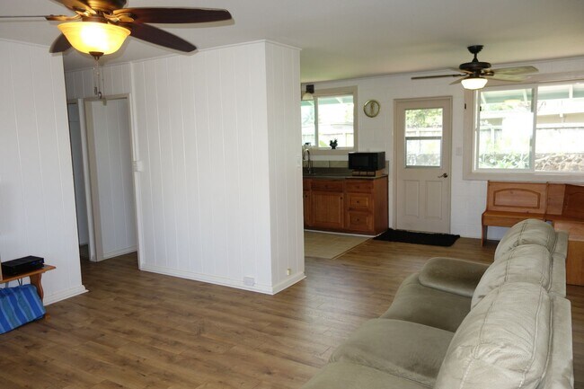 Foto del edificio - 3 BD / 1.5 BA Home in Waialua!