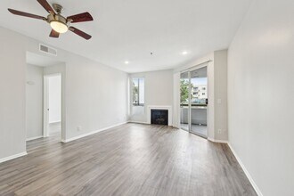 Interior Photo - 845 S. Kingsley