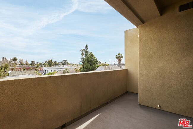 Foto del edificio - 1408 W Washington Blvd
