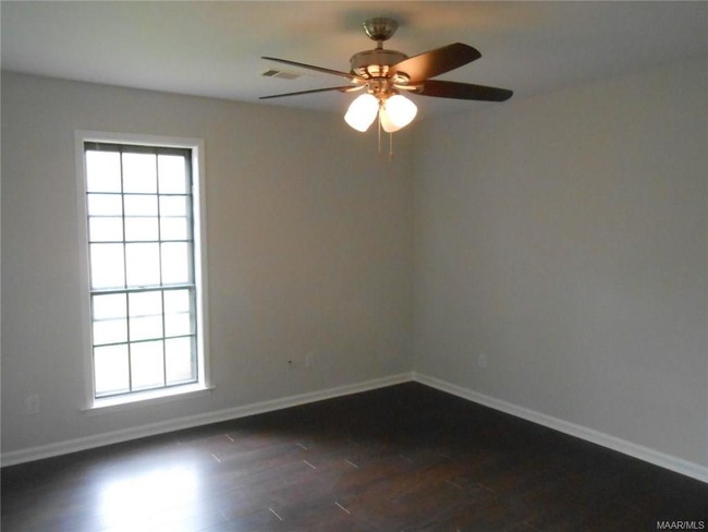 Foto del edificio - 3725 Freeman Ct