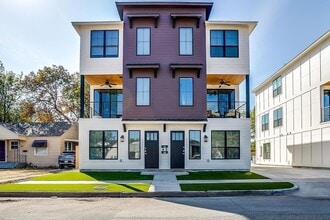 Building Photo - 2321 Benbrook Blvd