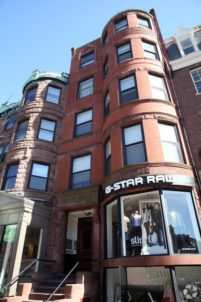 Building Photo - 160 Newbury St