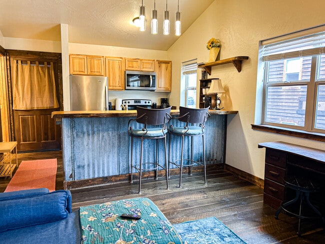 Building Photo - 10985 Cayuse Ct