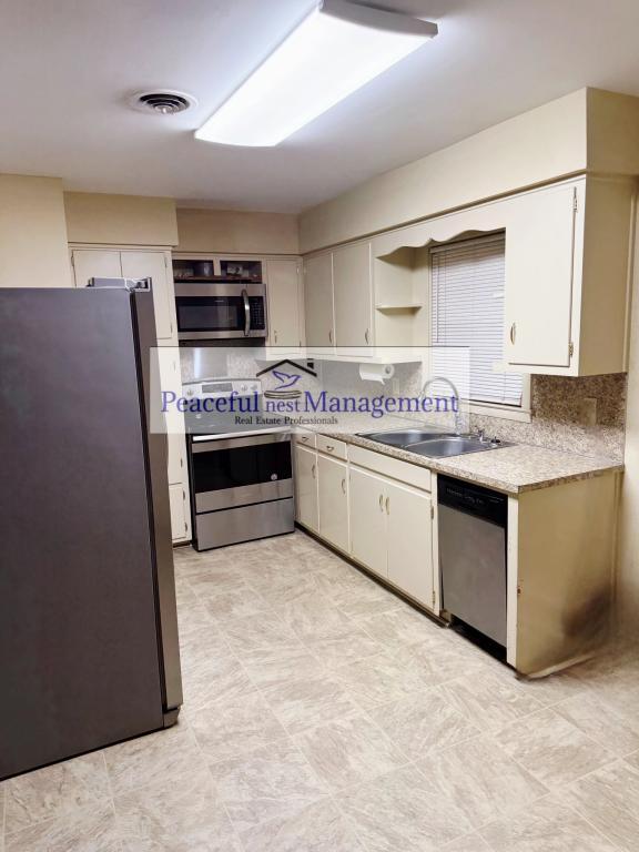 Building Photo - 441 Braselman Ave