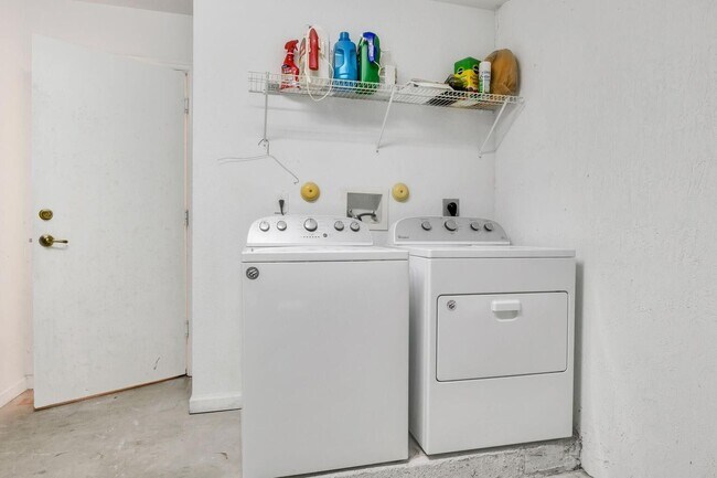 Foto del edificio - 3209 Osprey Ln