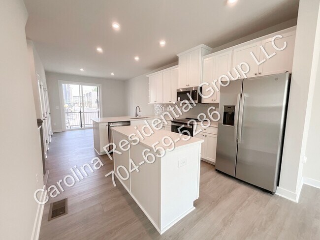 Foto del edificio - 944 Broad River Ln