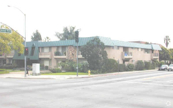 Primary Photo - Sutton Terrace