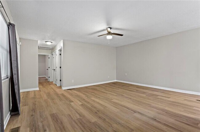 Foto del edificio - 2255 Hunt Rd