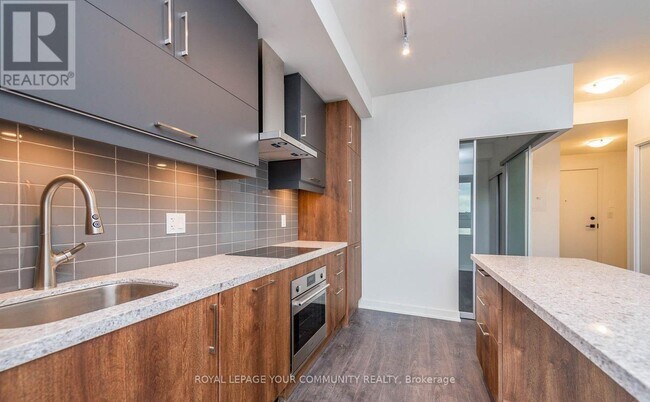 Building Photo - 8119-8119 Birchmount Rd