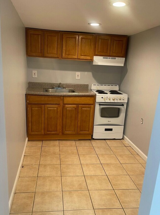 Foto del edificio - 697 Summer Ave