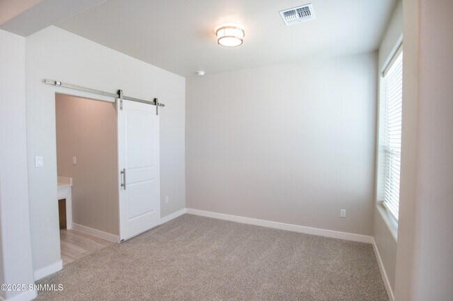 Building Photo - 3019 San Jenaro Dr