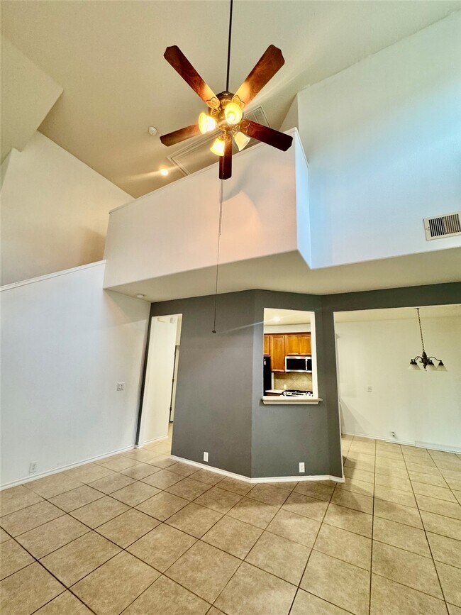 Foto del edificio - 13600 Breton Ridge St