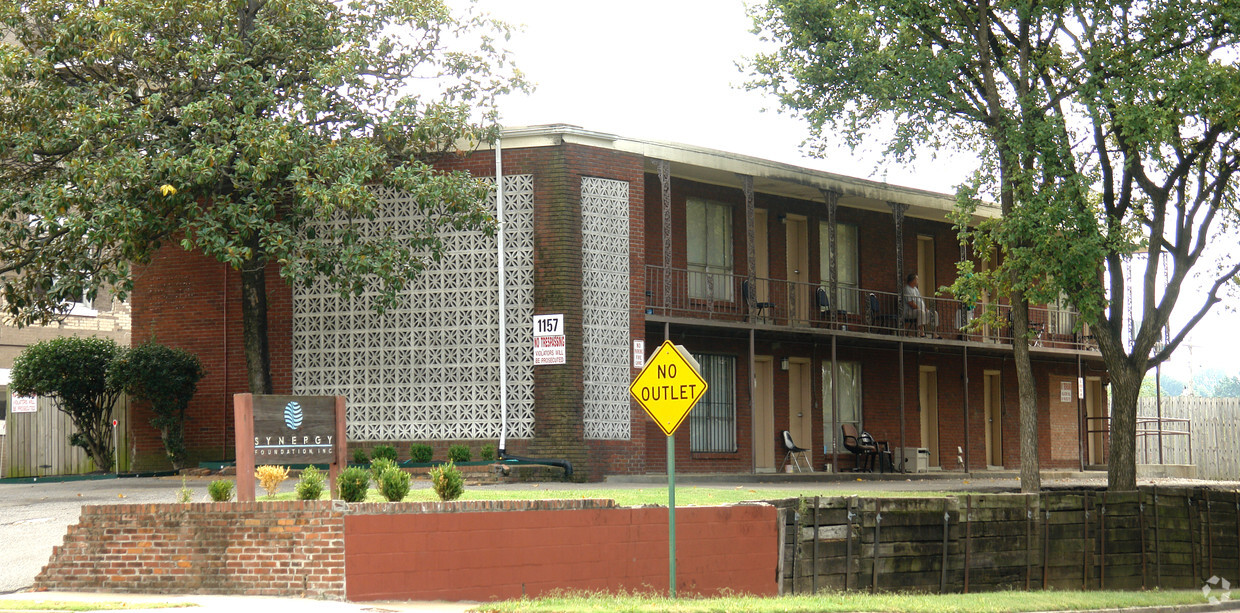 Primary Photo - 1157 Peabody Ave