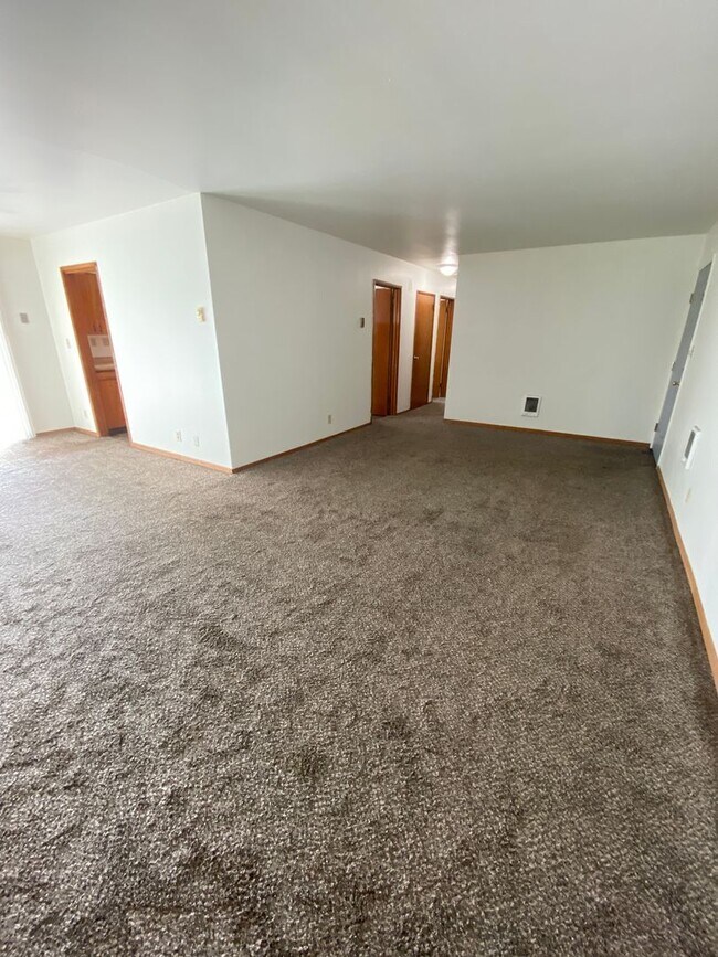 Foto del edificio - 8919 Travis Dr