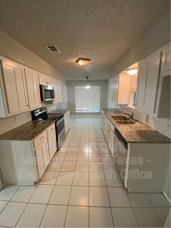 Building Photo - 7232 Timberidge Dr