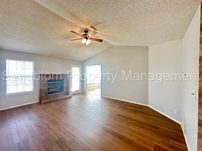Foto del edificio - For Lease | Broken Arrow | Available Now!