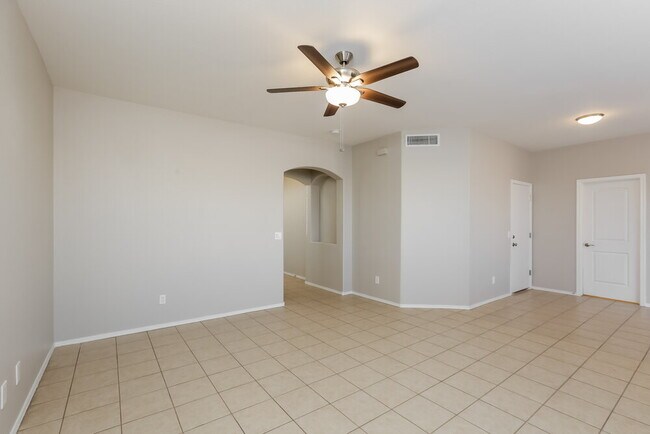 Foto del edificio - 6046 W Illini St