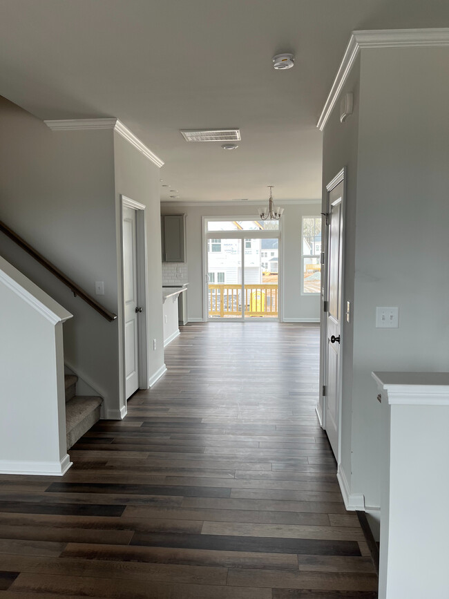 Foto del edificio - Room in Townhome on Herb Garden Way