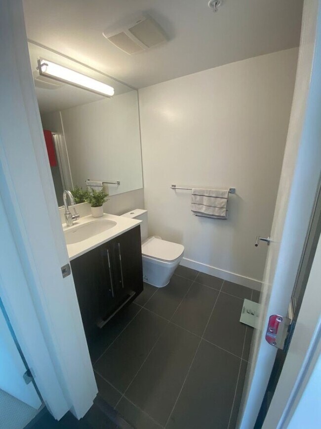 Building Photo - 188 Agnes St