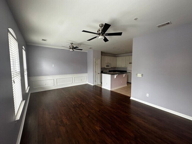 Building Photo - Market Common Townhome
