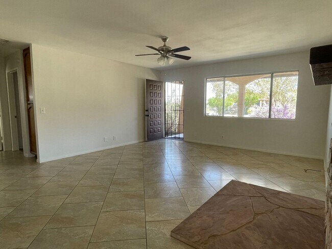 Foto del edificio - Charming Joshua Tree Village Home
