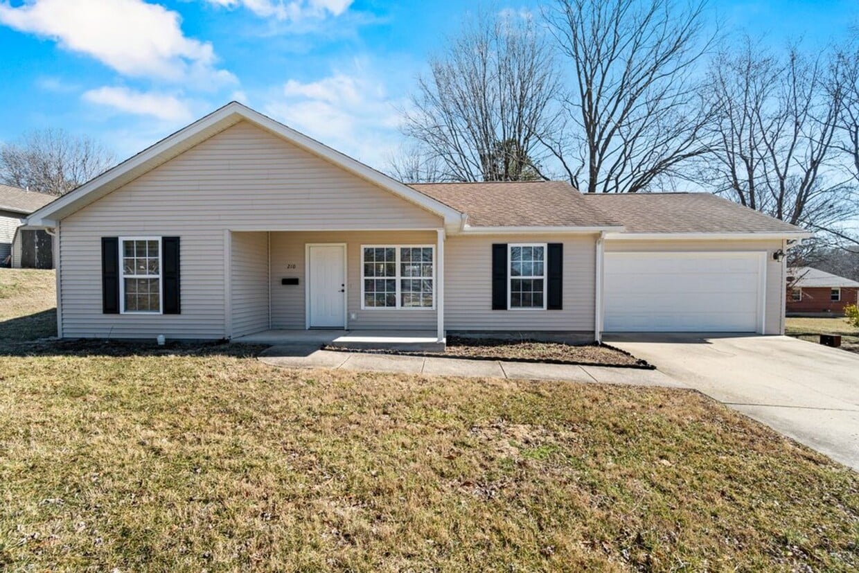 Primary Photo - House In Jackson