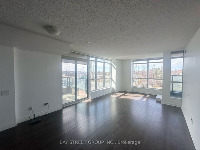 Building Photo - 343-525 Wilson Av