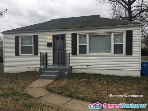 Foto principal - 8324 Fay Dr