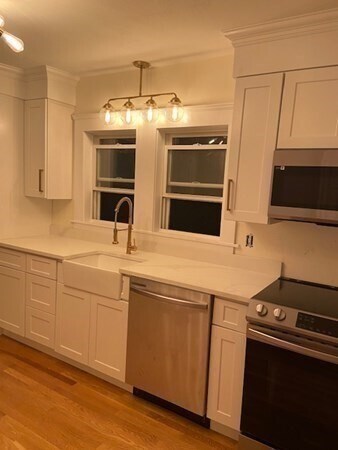 Building Photo - 90 Manomet Ave