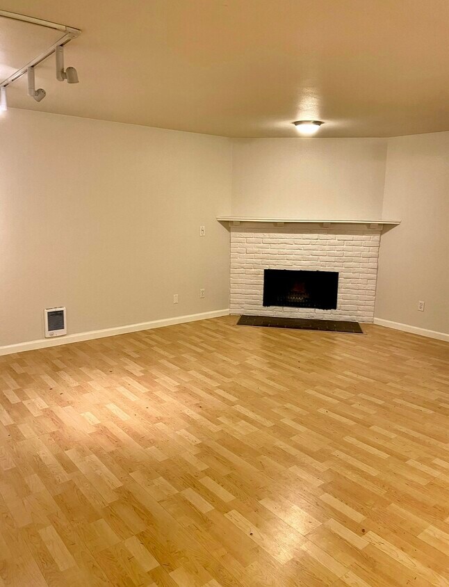 Primary Photo - 12736 NE 116th Ln