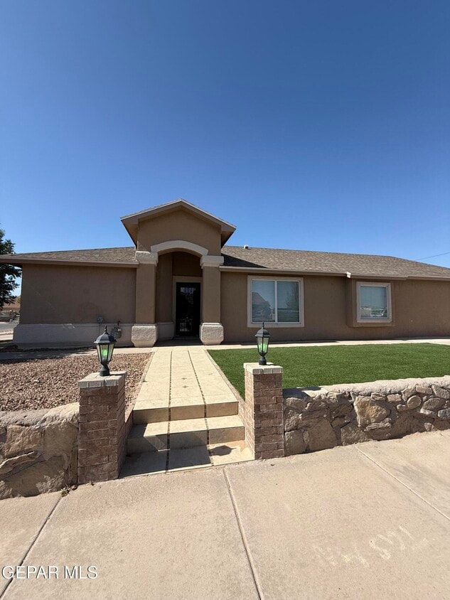 Primary Photo - 732 Desert Sage Dr