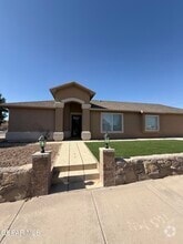 Building Photo - 732 Desert Sage Dr