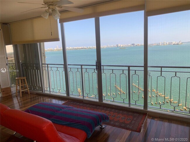 Foto del edificio - 11111 Biscayne Blvd