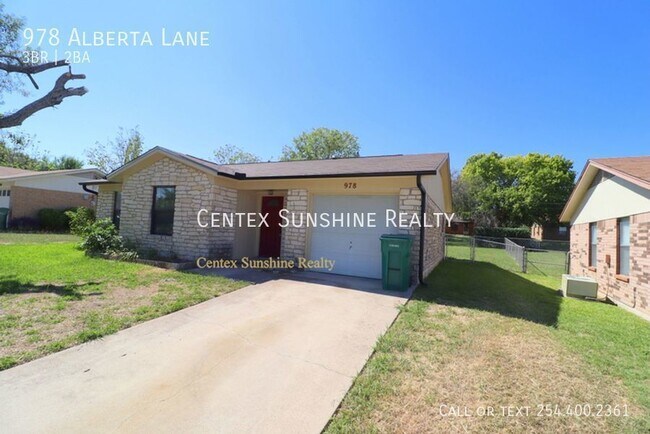 Building Photo - 978 Alberta Ln