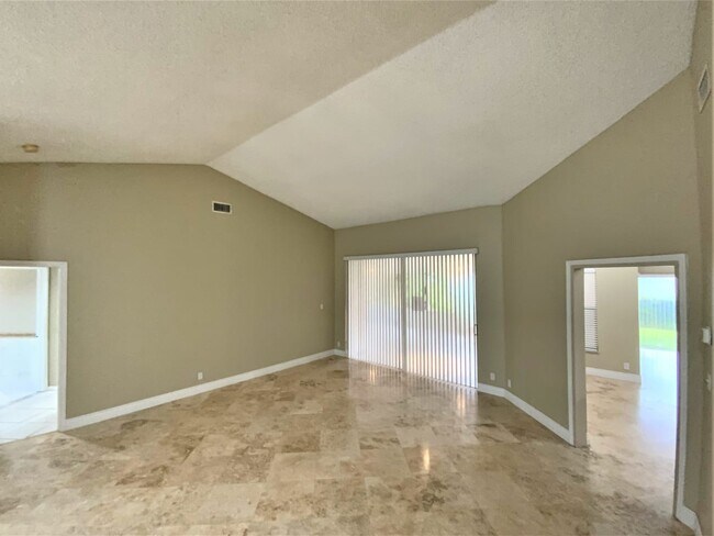 Building Photo - 9621 Carousel Cir N