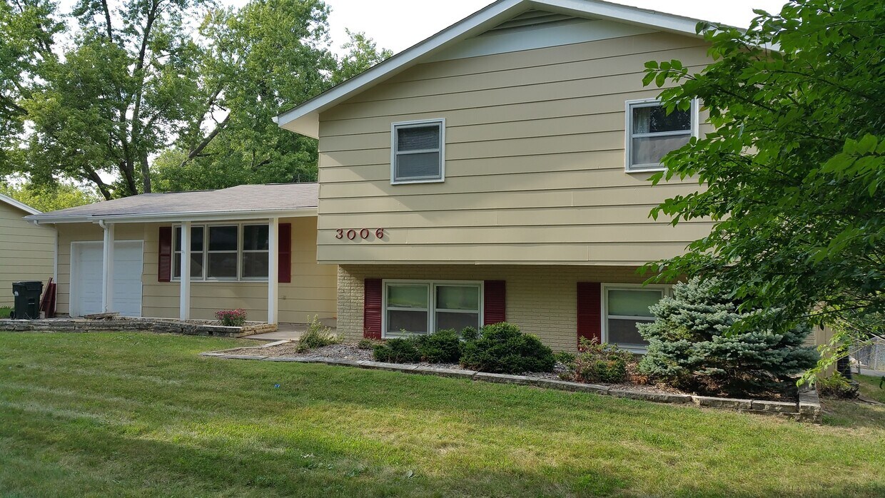 Available Fall 2024!!! 4 bedroom, 2 bath ... - Available Fall 2024!!!  4 bedroom, 2 bath ...