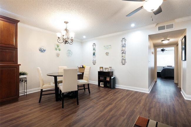 Building Photo - 370 NW 46th Ave