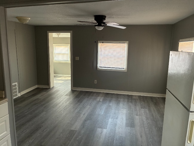 Building Photo - 4441 NE Winn Rd