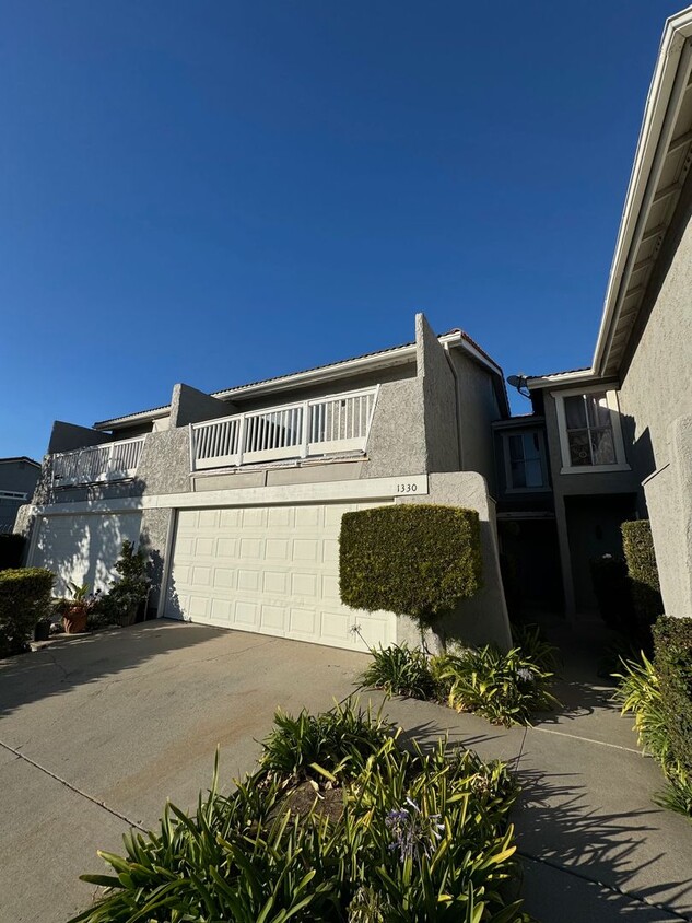 Foto principal - Condo for rent in Oxnard Near Cabrillo Park