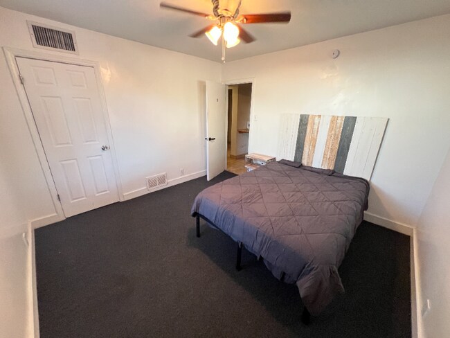Foto del edificio - 4213 N Westview Dr