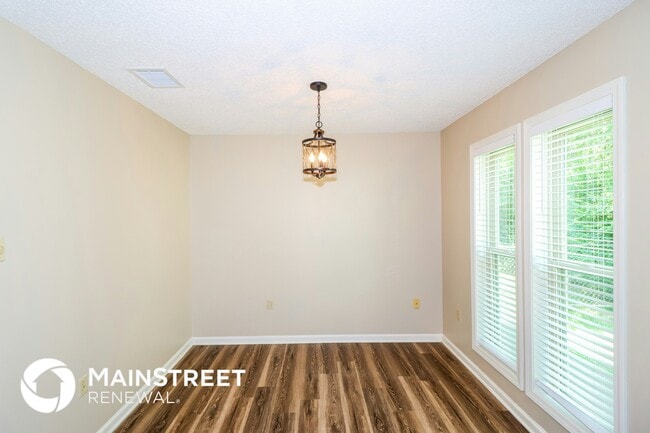 Building Photo - 5829 Lake Port Dr