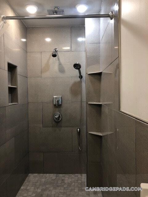 Foto principal - 254 Windsor St